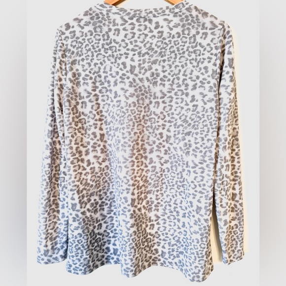 DD DESIGNS Leopard Print Long Sleeve Top - Picture 2 of 4
